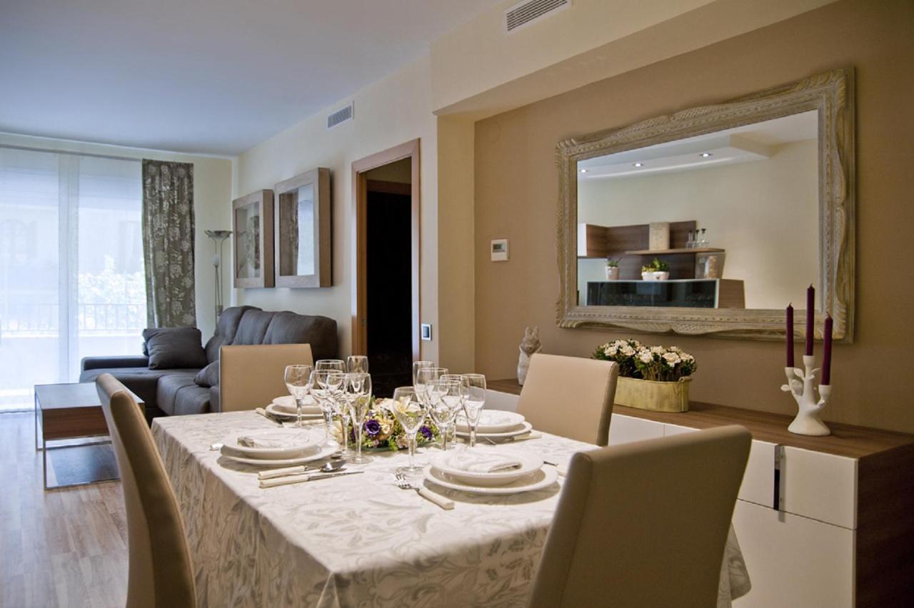 Apartment mit Balkon
