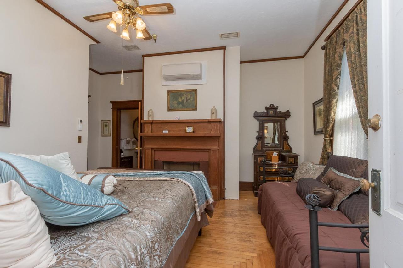 Dreibettzimmer mit Balkon