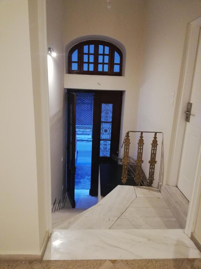 (1A) A One-Bedroom Apartment