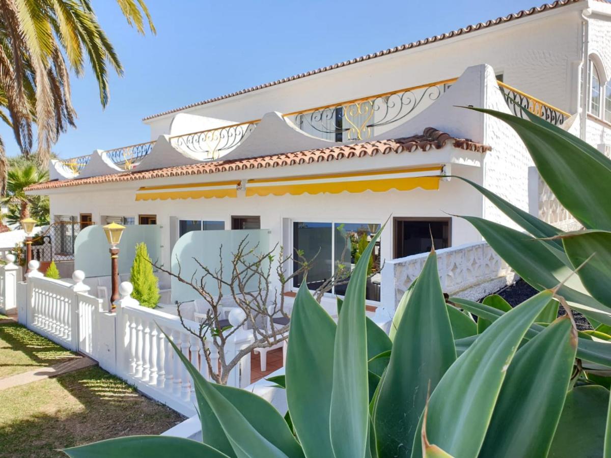 Cosy Well Located Apartment with swimming pool Tenerife - B&B
