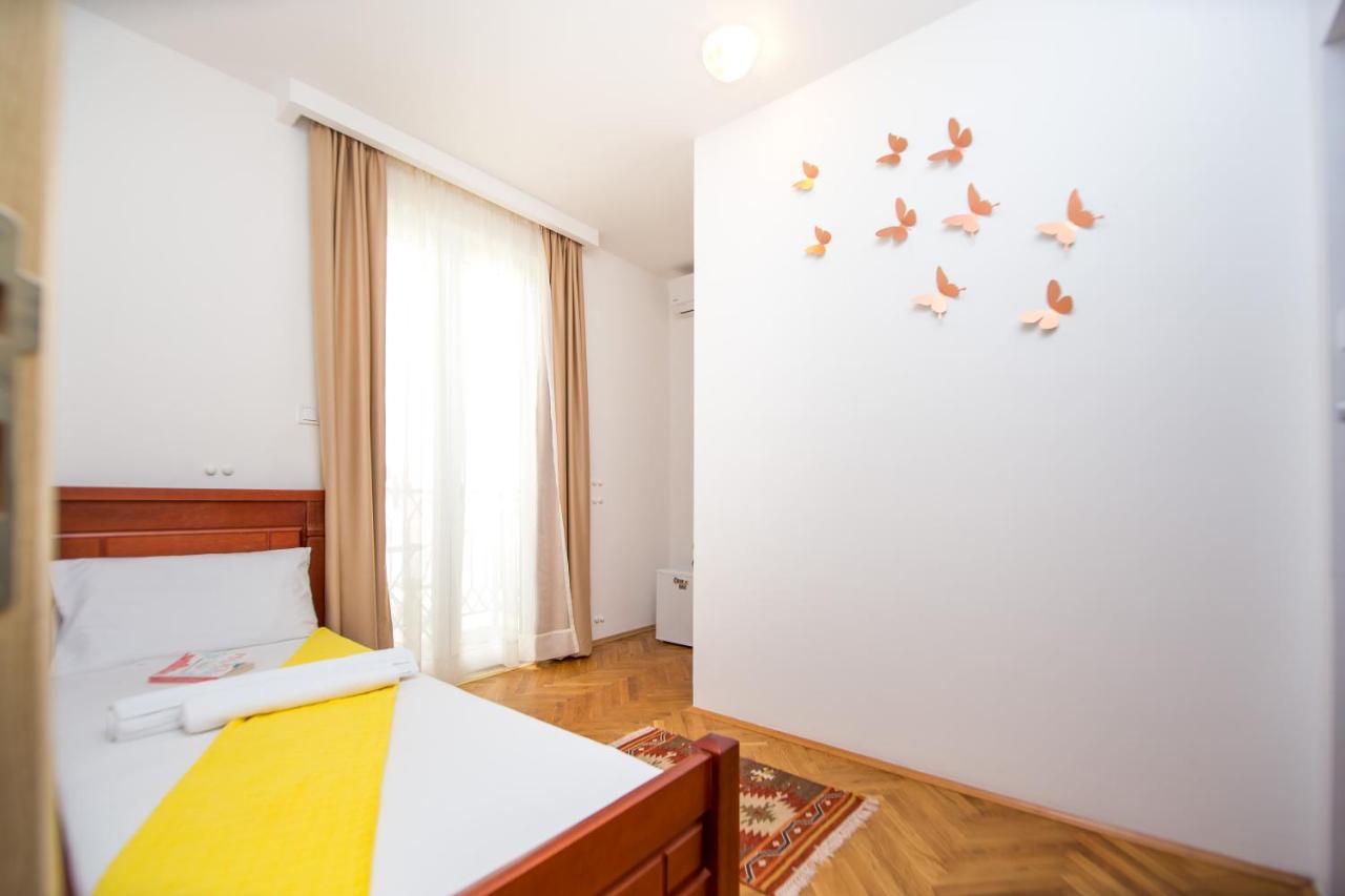 Dreibettzimmer mit Balkon