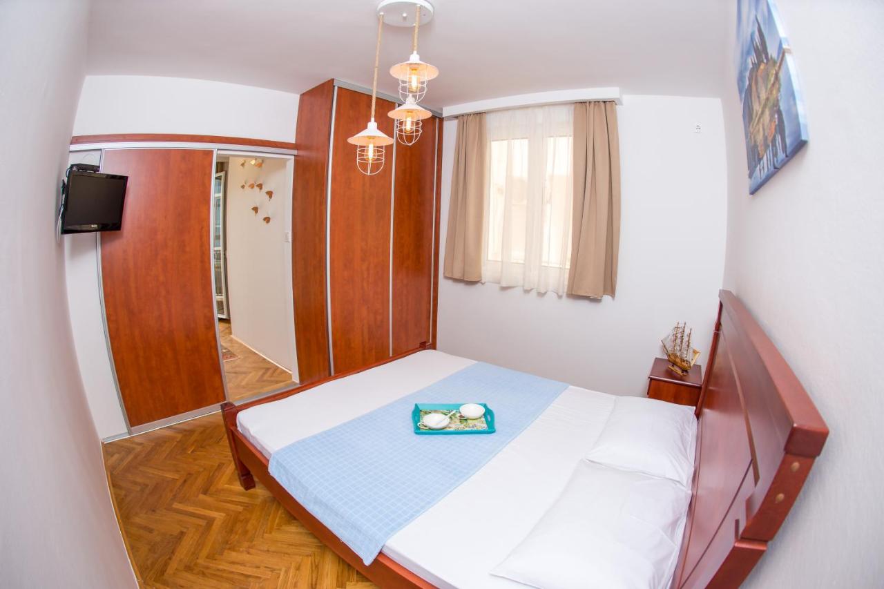 Dreibettzimmer mit Balkon