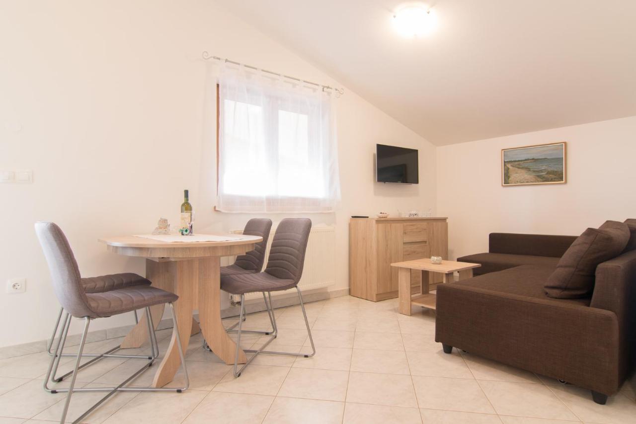 Apartman Deni - B&B Peroj