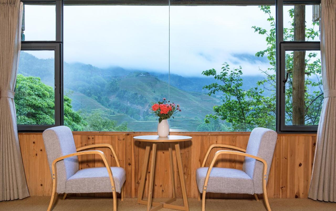 Zweibettzimmer mit Bergblick