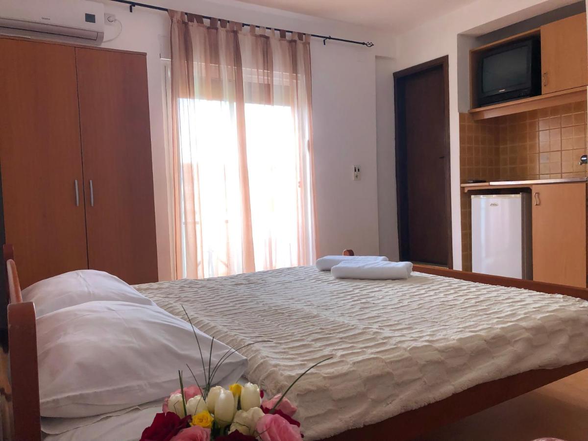 Studio with Balcony (3 Adults)