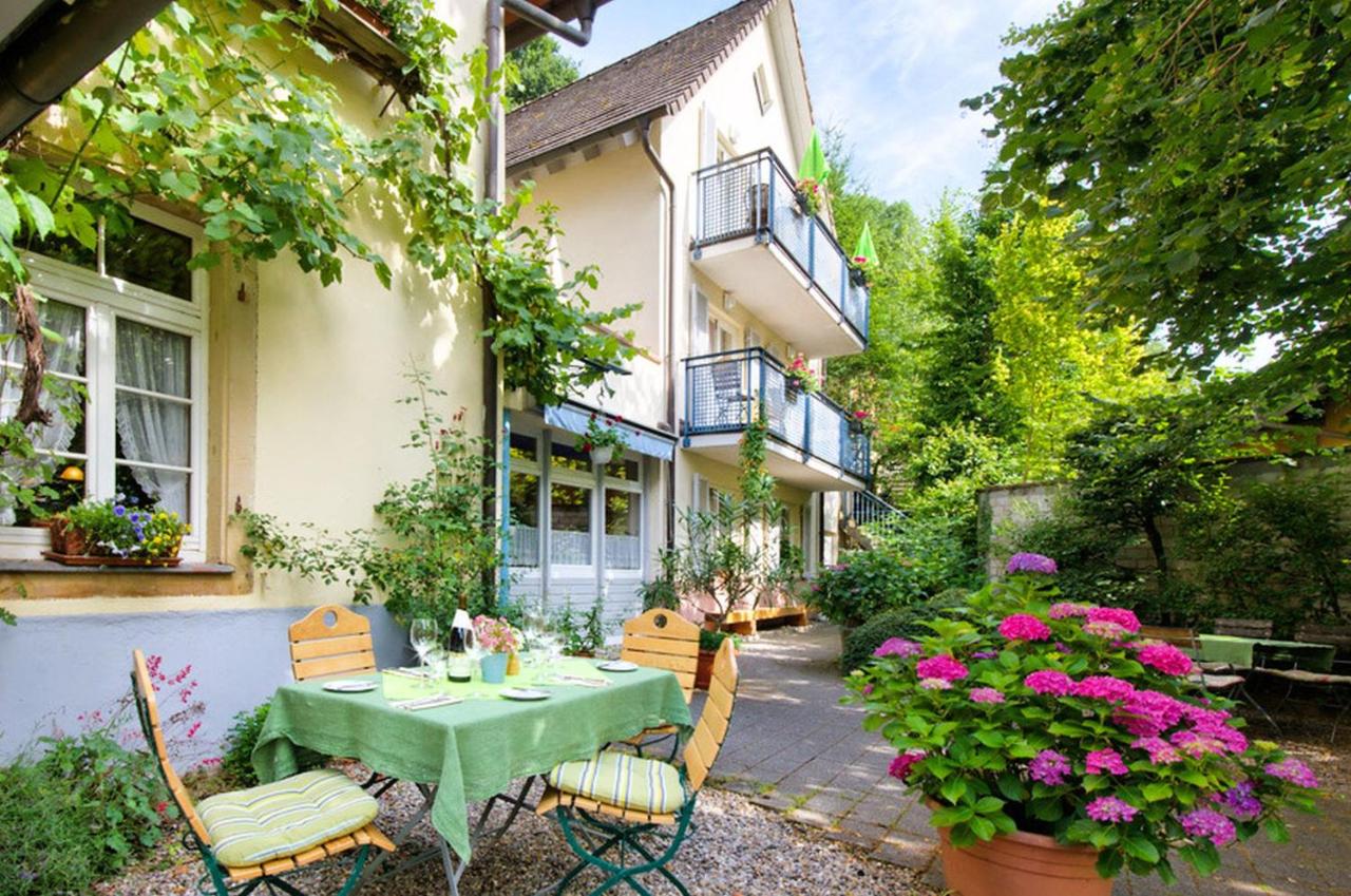 B&B Staufen im Breisgau - Hotel-Bio Gasthaus Am Felsenkeller - Bed and Breakfast Staufen im Breisgau