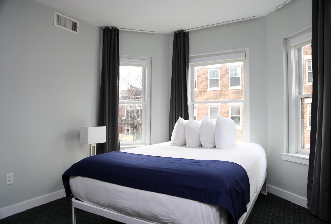 B&B Boston - Stylish Studio on Newbury Street, #10 - Bed and Breakfast Boston