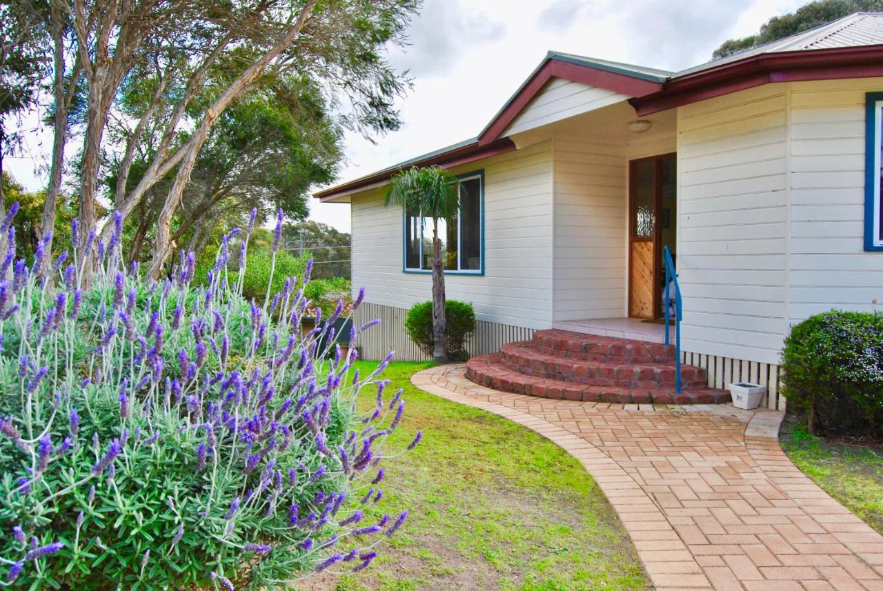 B&B Victor Harbor - Annie's Balquhidder Cottage - Bed and Breakfast Victor Harbor