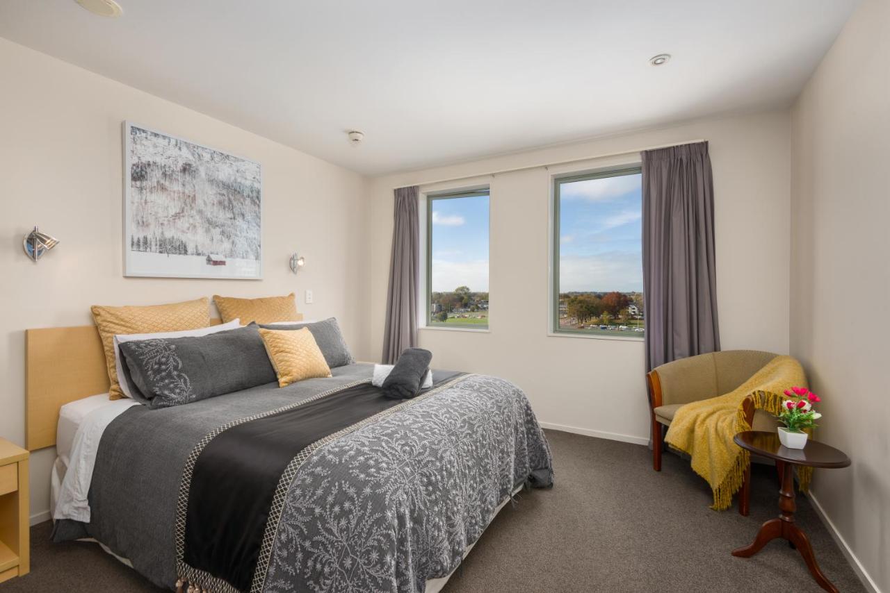 B&B Christchurch - Spacious 2 Bedroom Apartment Downtown Christchurch - Bed and Breakfast Christchurch