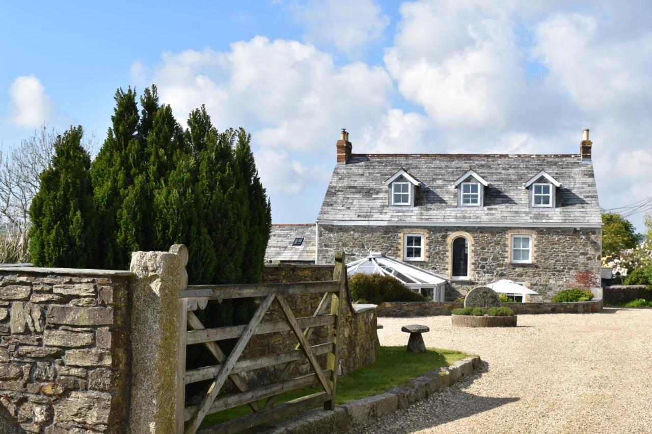 B&B Saint Teath - Treveighan Farmhouse - Bed and Breakfast Saint Teath