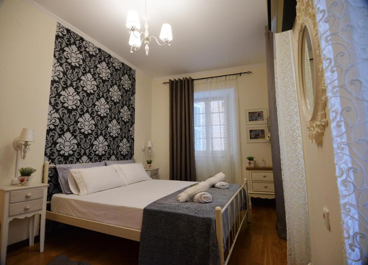 B&B Karyofyto - Old Harbour Residence (Old Town) - Bed and Breakfast Karyofyto