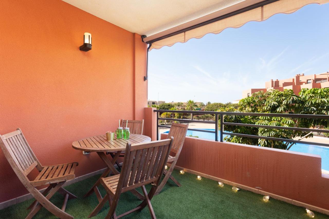 Apartamento con vistas a la piscina 