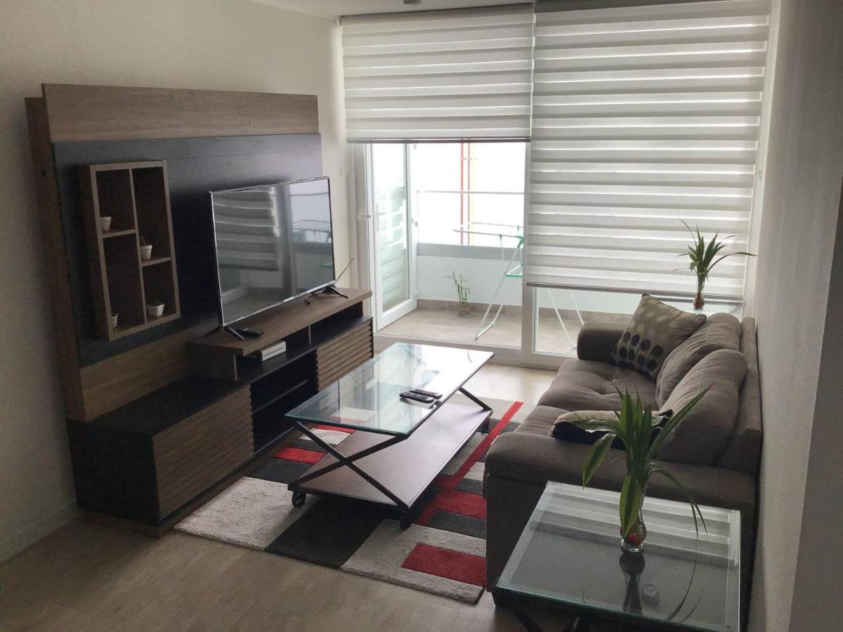 Moderno departamento Miraflorino con aire acondicionado - B&B Lima