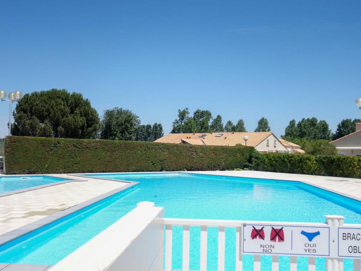 B&B La Palmyre - Holiday Home Les Charmilles-6 by Interhome - Bed and Breakfast La Palmyre