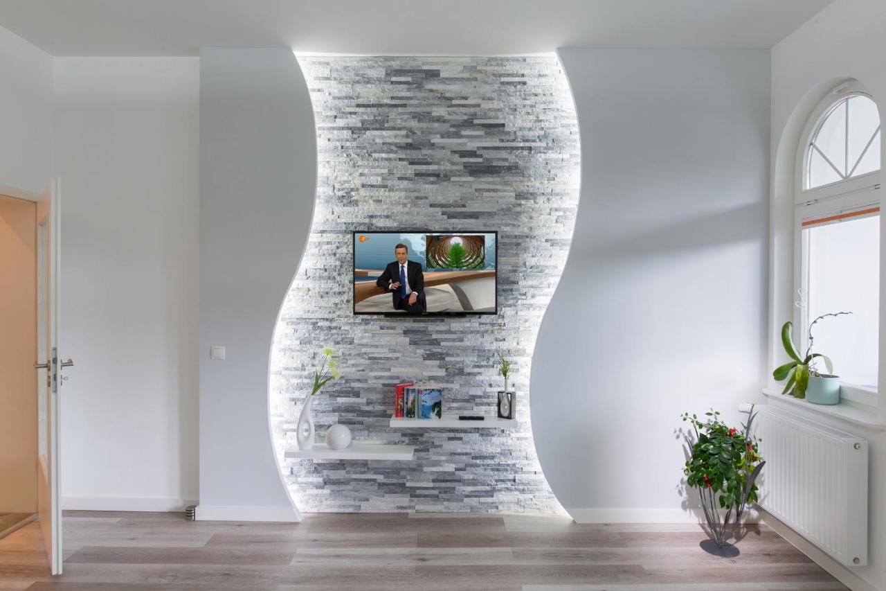 One-Bedroom Apartment - Side Sea View