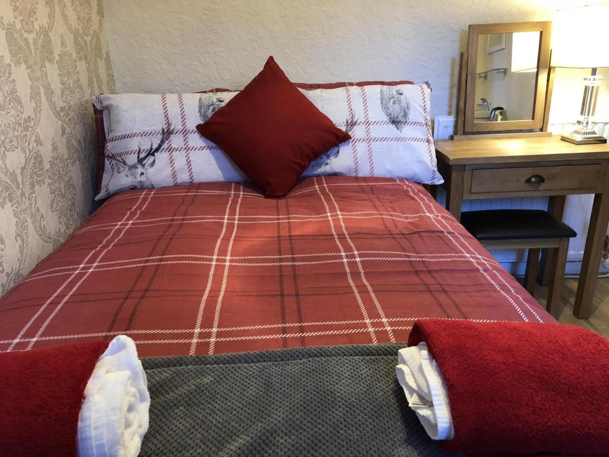 Budget Double Room with External Bathroom