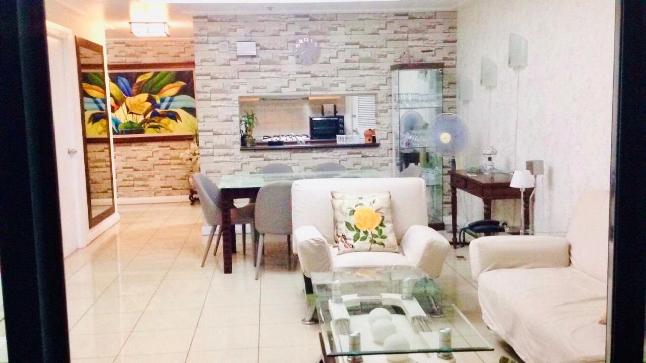 B&B Manila - 67 sqm. Condo Unit in Robinson Place Residences - Bed and Breakfast Manila