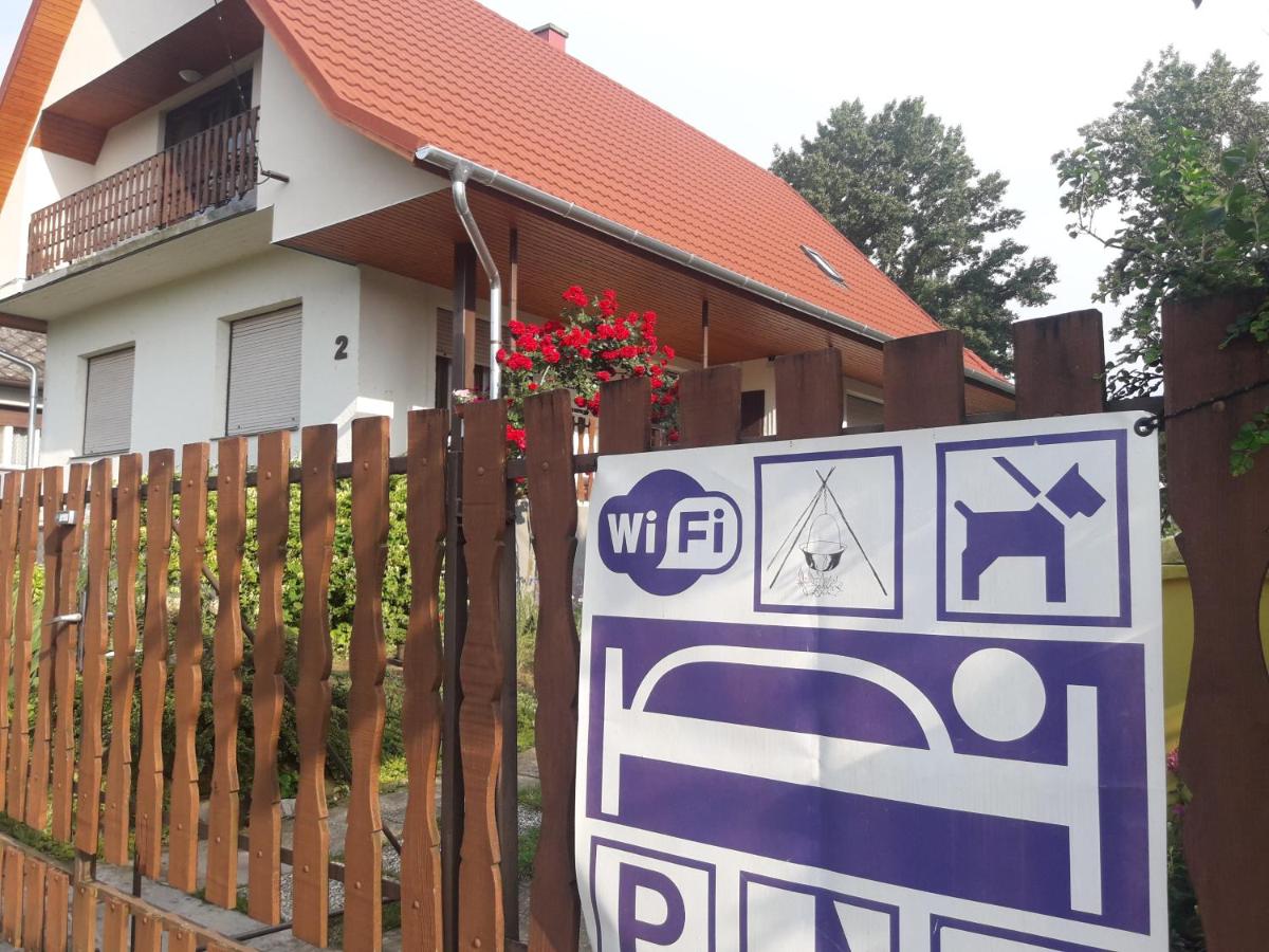 Attila Vendégház - B&B
