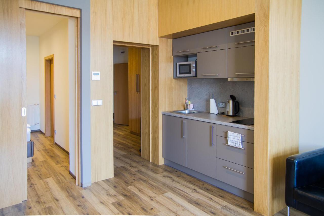 King Room with Roll-In Shower - Disability Access