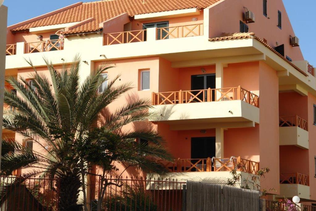 Aparthotel Ponta Preta - Bed and Breakfast Santa Maria