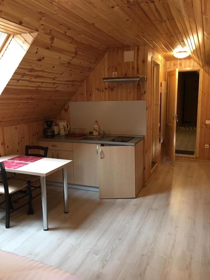 Doppel- oder Zweibettzimmer