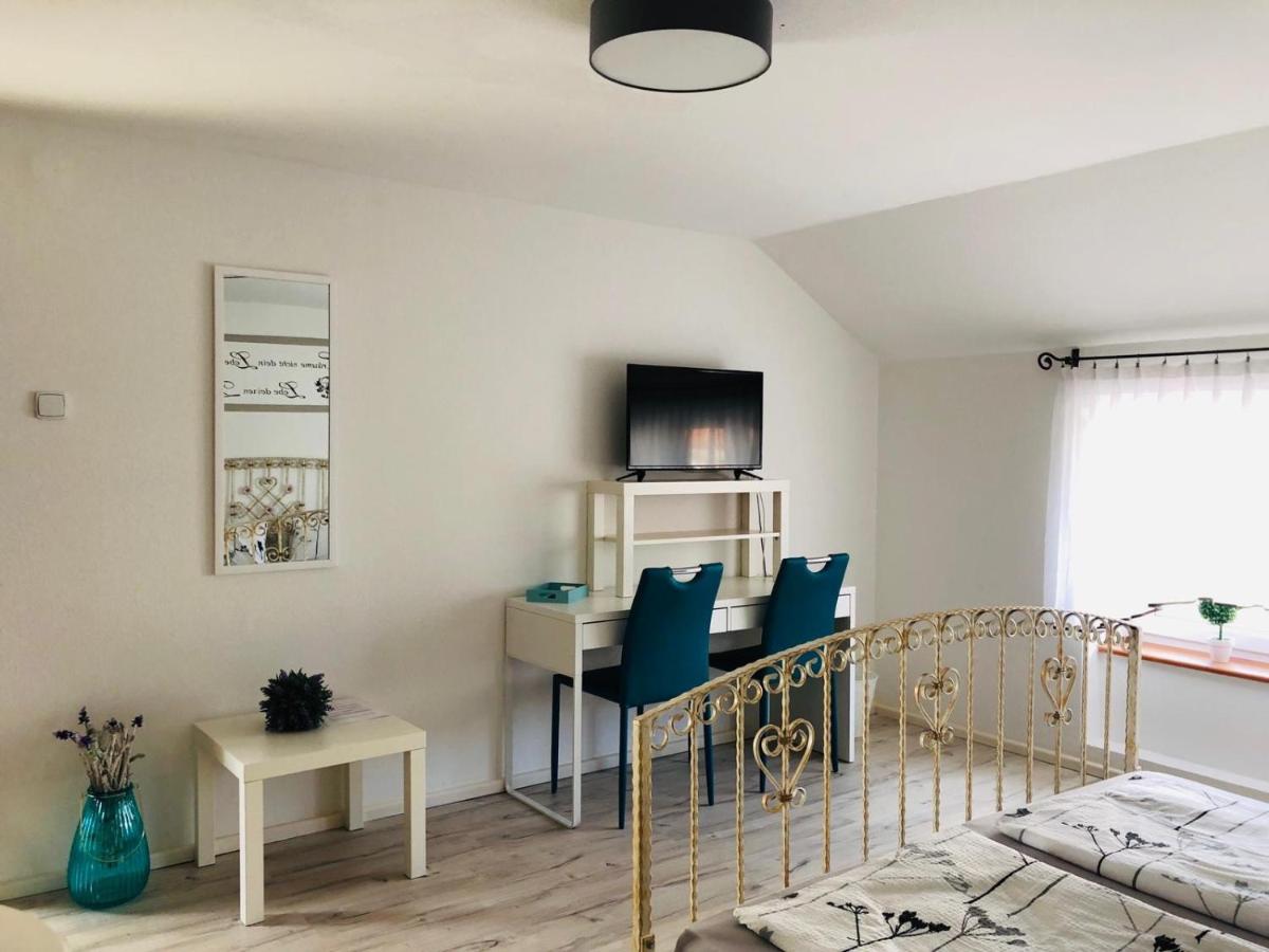 Tweepersoonskamer met Gedeelde Badkamer