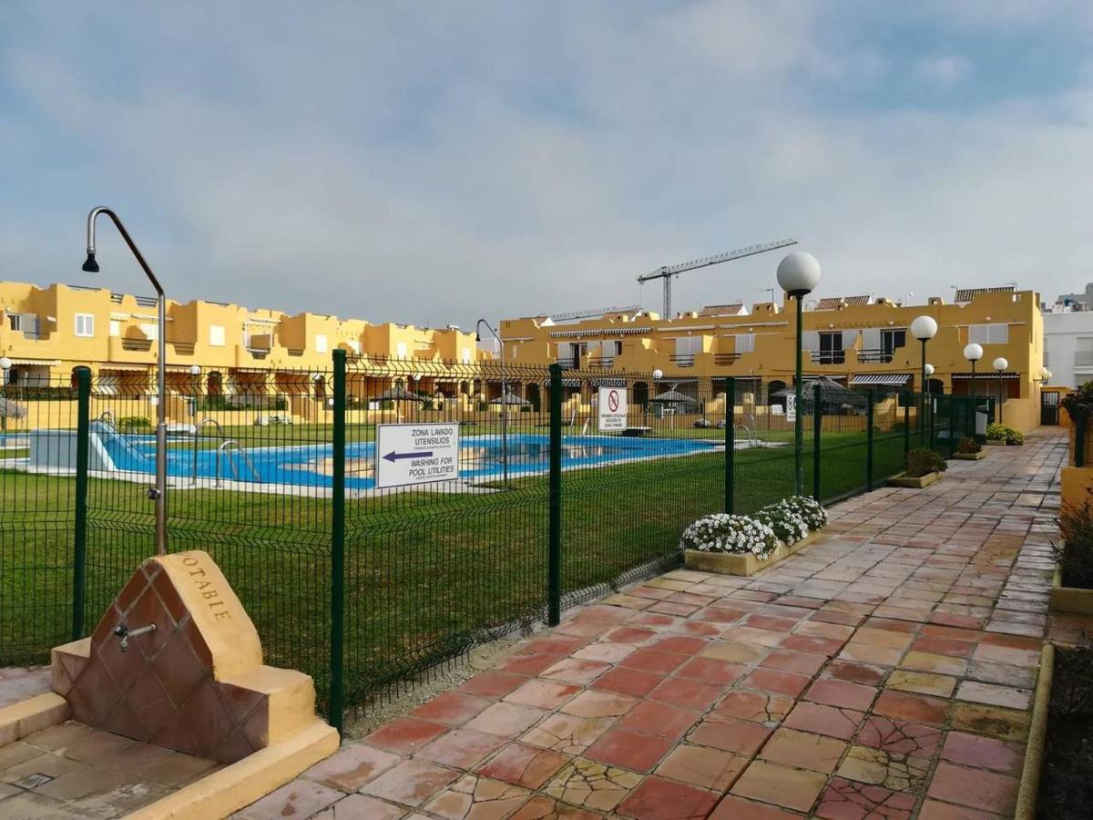LANCES I. Terrace, beach and pool - Chambres d’hôtes