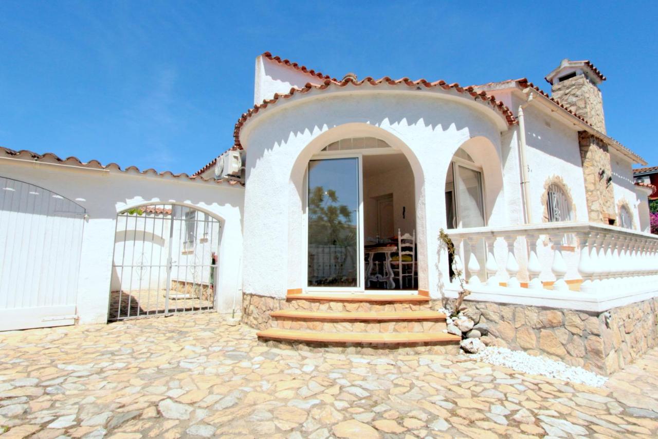 LEON INMO Chalet Amira - 10191 - B&B