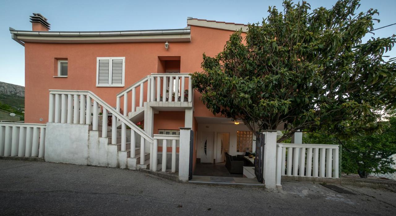 Apartman Karla - Bed and Breakfast