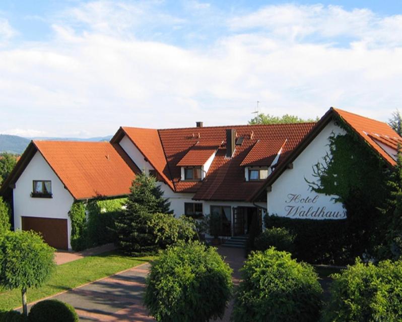 B&B Hügelsheim - Hotel Waldhaus - Bed and Breakfast Hügelsheim