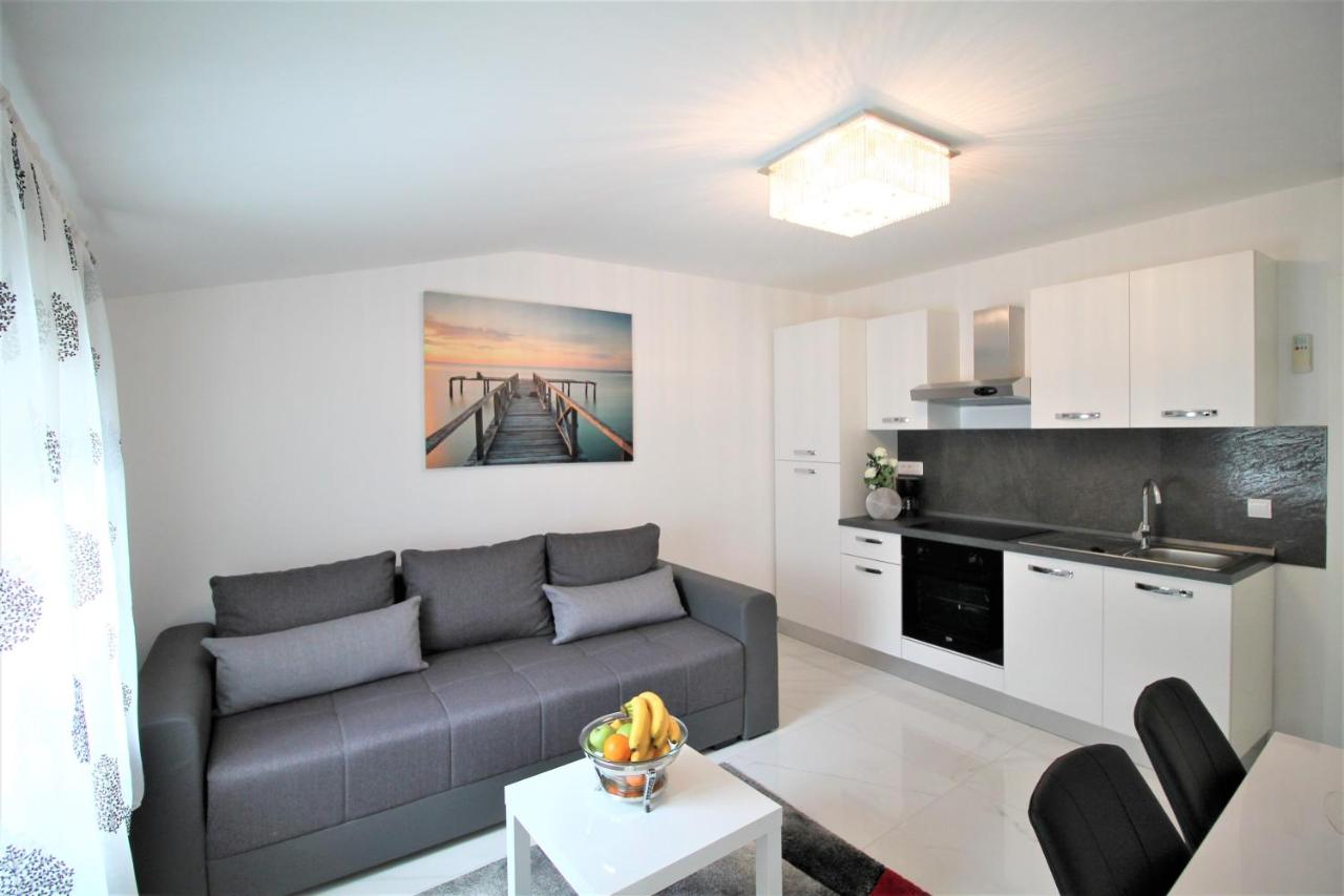 Apartment mit Balkon