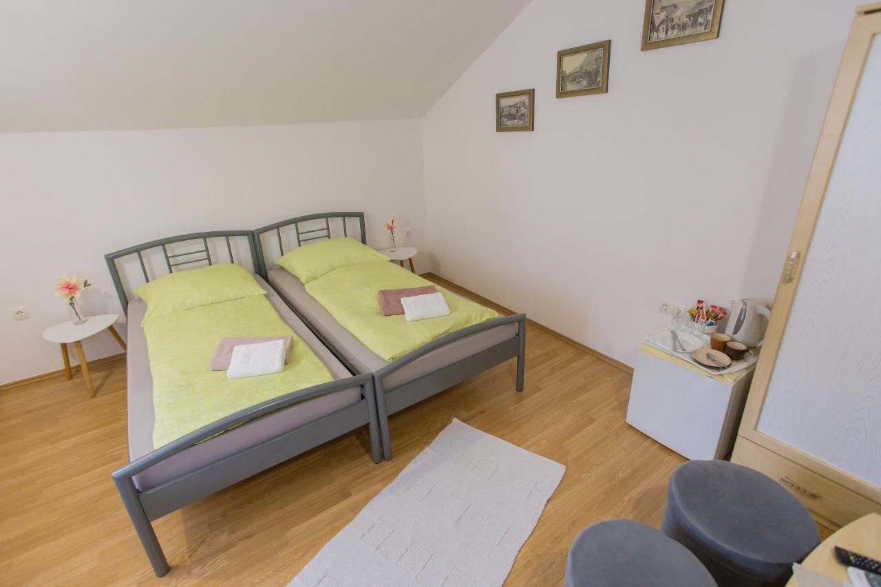 Chambre Double avec Salle de Bains Commune