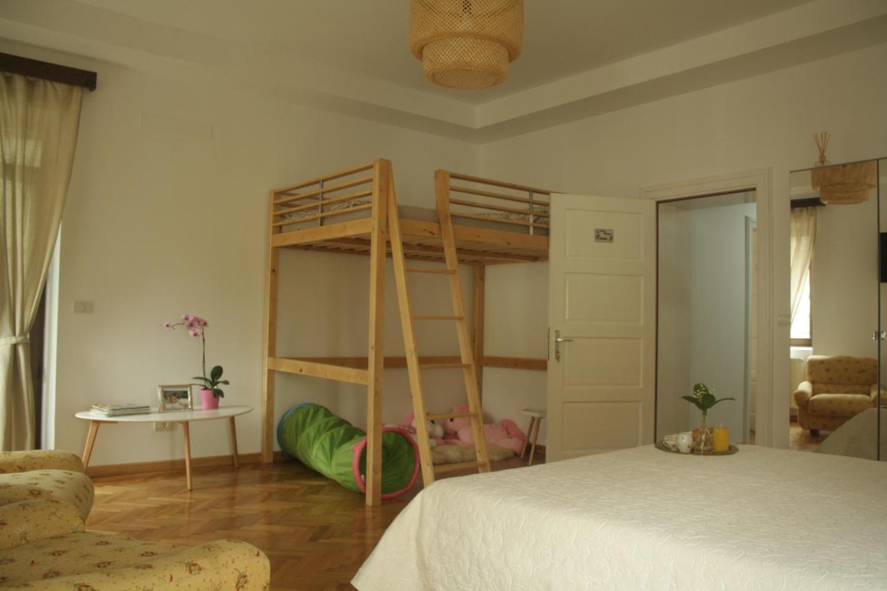 Familiekamer met Uitzicht op de Bergen