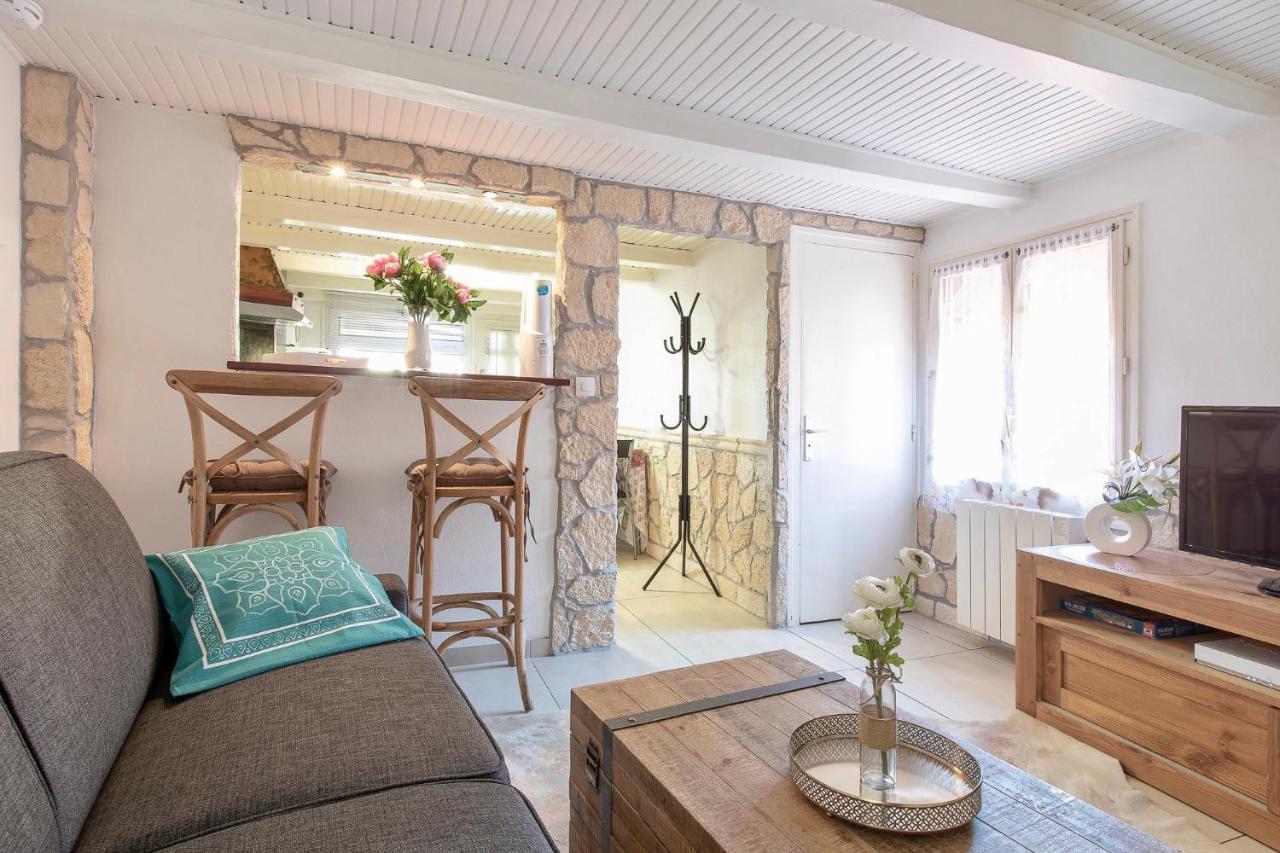 ANNECY Sainte Claire vieille ville 38m2 Terrasse proche gare et lac 4 pers 3 étoiles - B&B Annecy