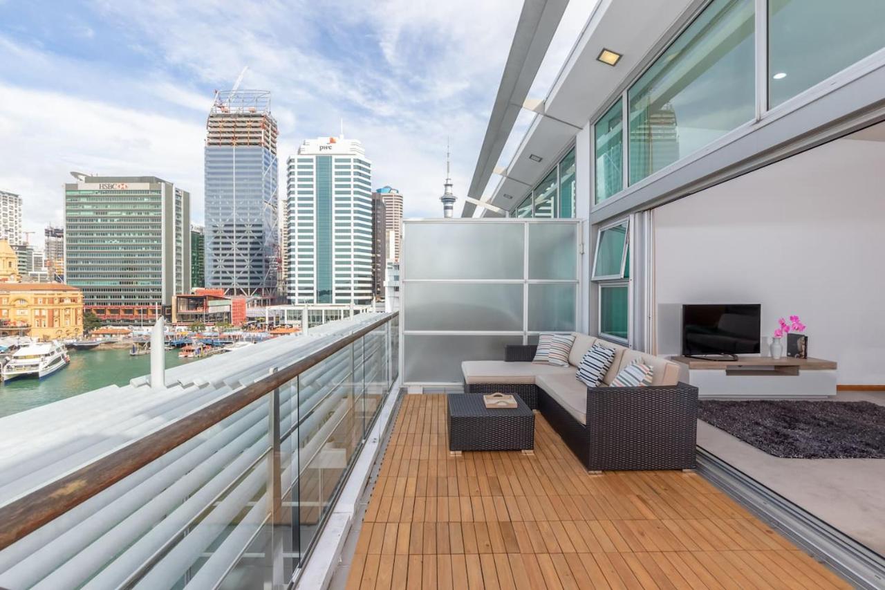 B&B Auckland - Penthouse apartment with stunning Harbour views - Bed and Breakfast Auckland