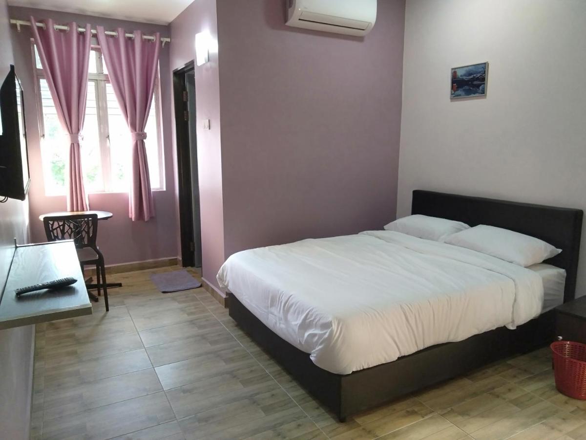 B&B Teluk Panglima Garang - Purple Dream Home - Bed and Breakfast Teluk Panglima Garang