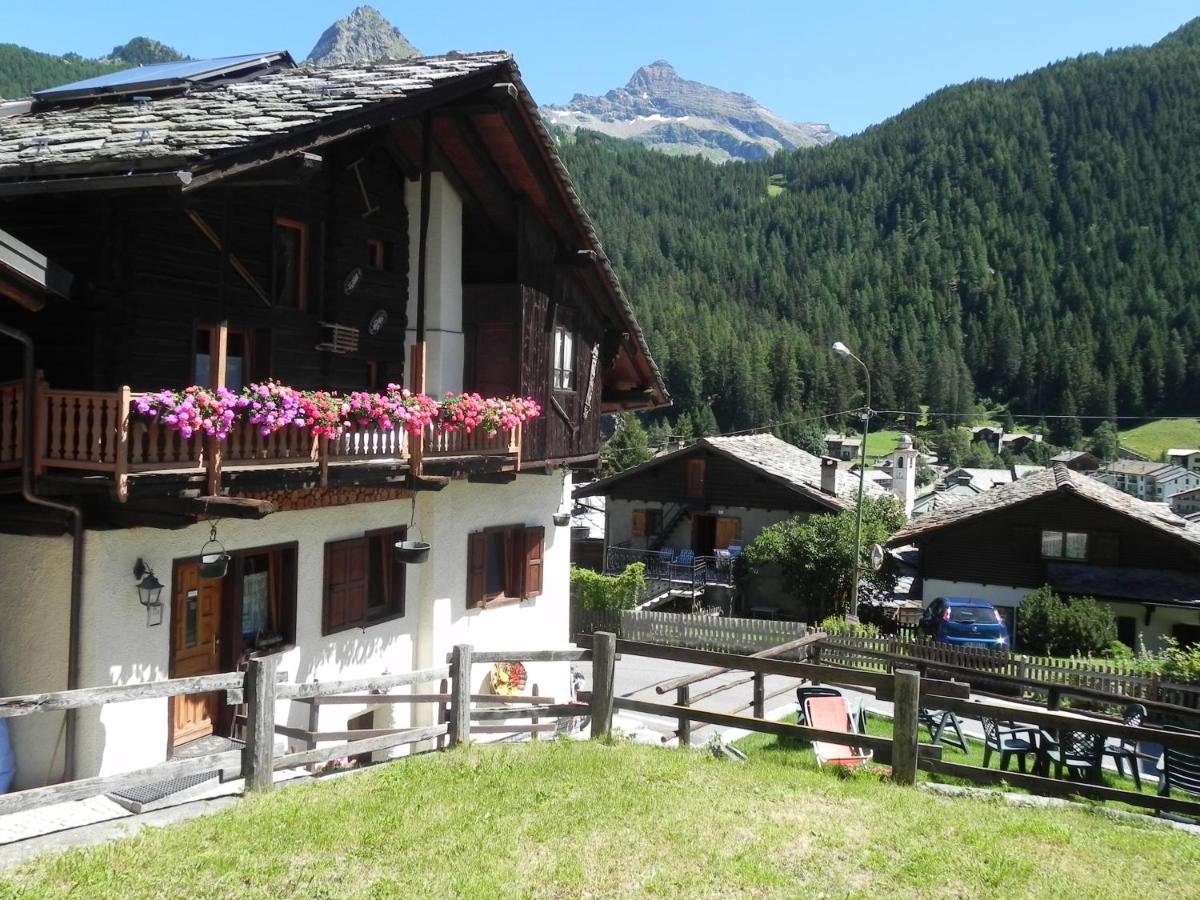 B&B Champoluc-Champlan - Le Vieux Rascard Chambres d'Hotes - Bed and Breakfast Champoluc-Champlan