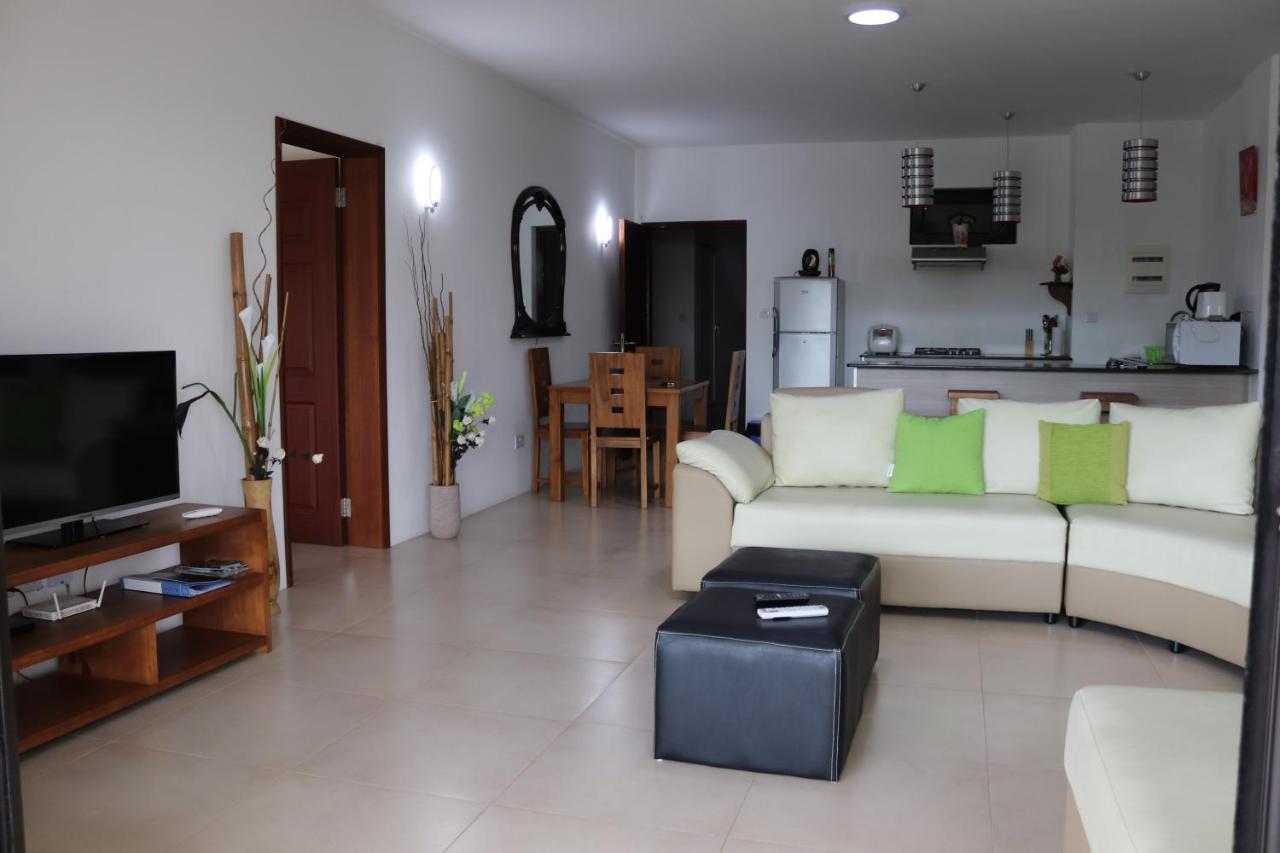 B&B Flic en Flac - Mahina Luxury 2 Bedroom Apartment with Pool - Bed and Breakfast Flic en Flac