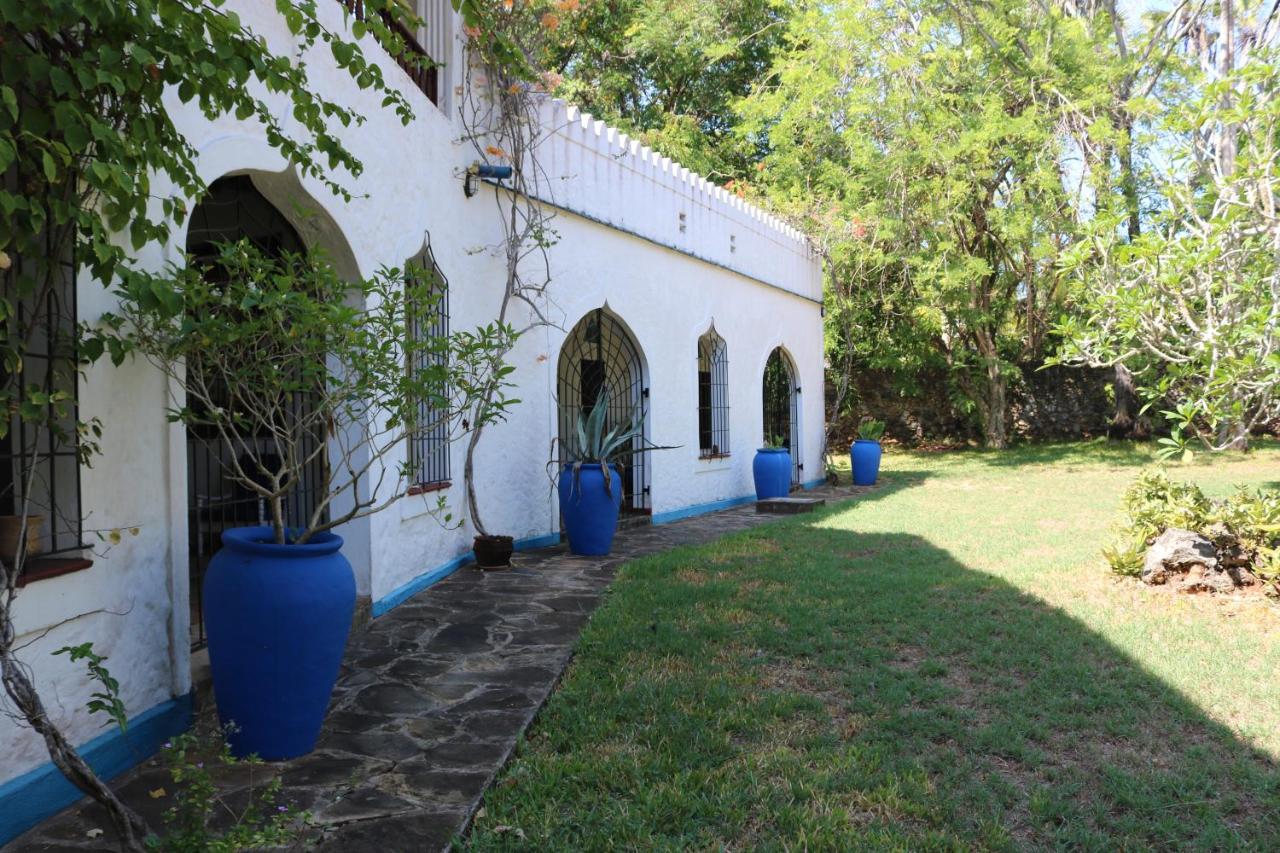 Kaskazi Beach house - B&B Msambweni
