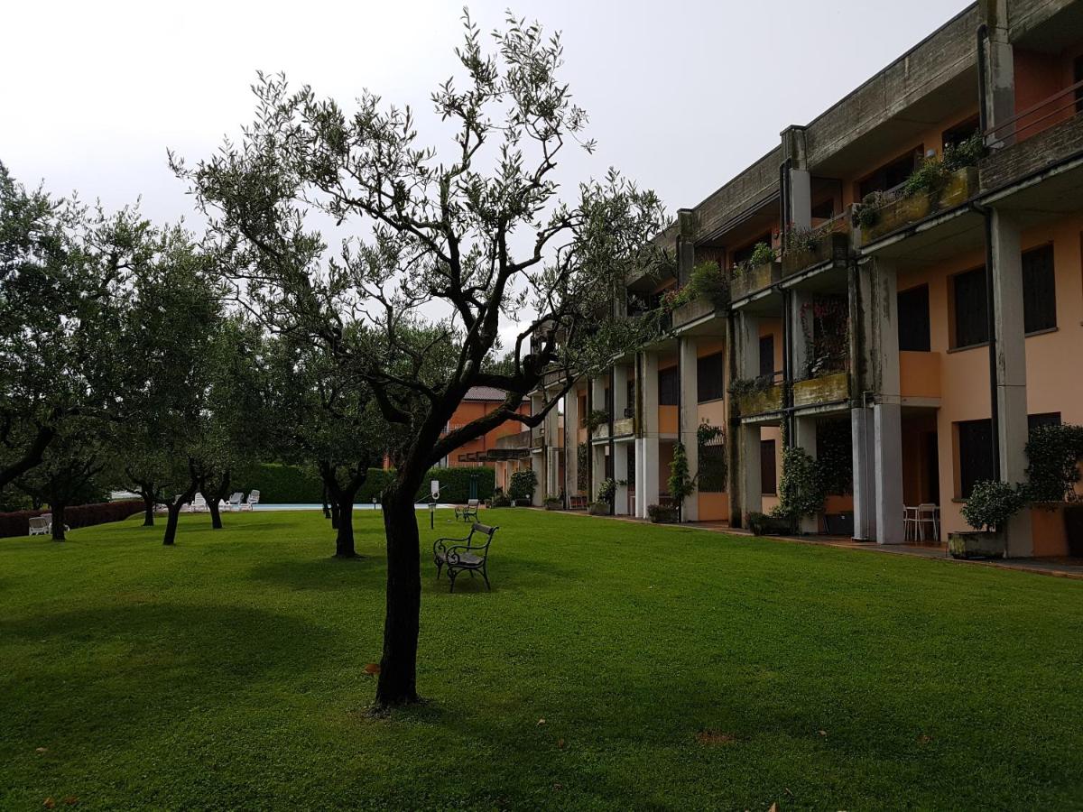 BMP APARTMENT ORCHIDEA piscina, giardino e spiaggia con molo - B&B
