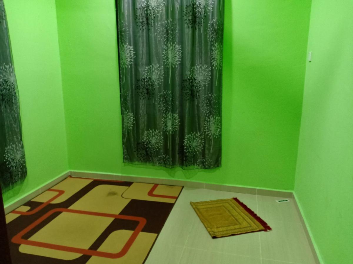 HR Iman Homestay - Bed and Breakfast