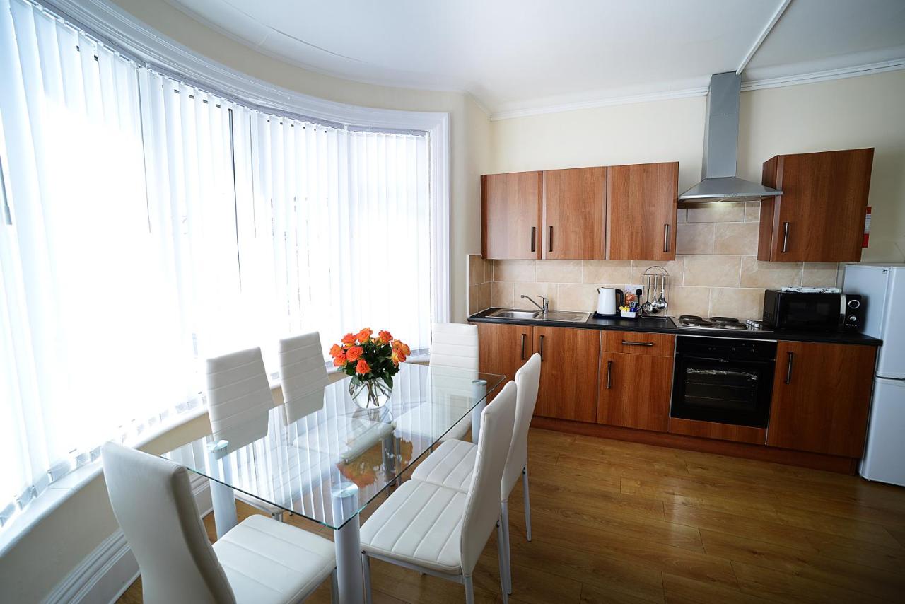 Apartment 5: Three Bedrooms 