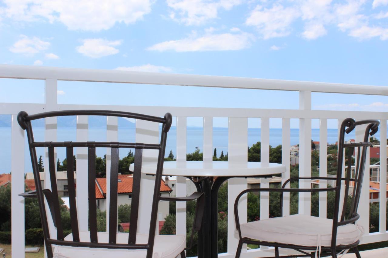 Studio mit Balkon und Meerblick.