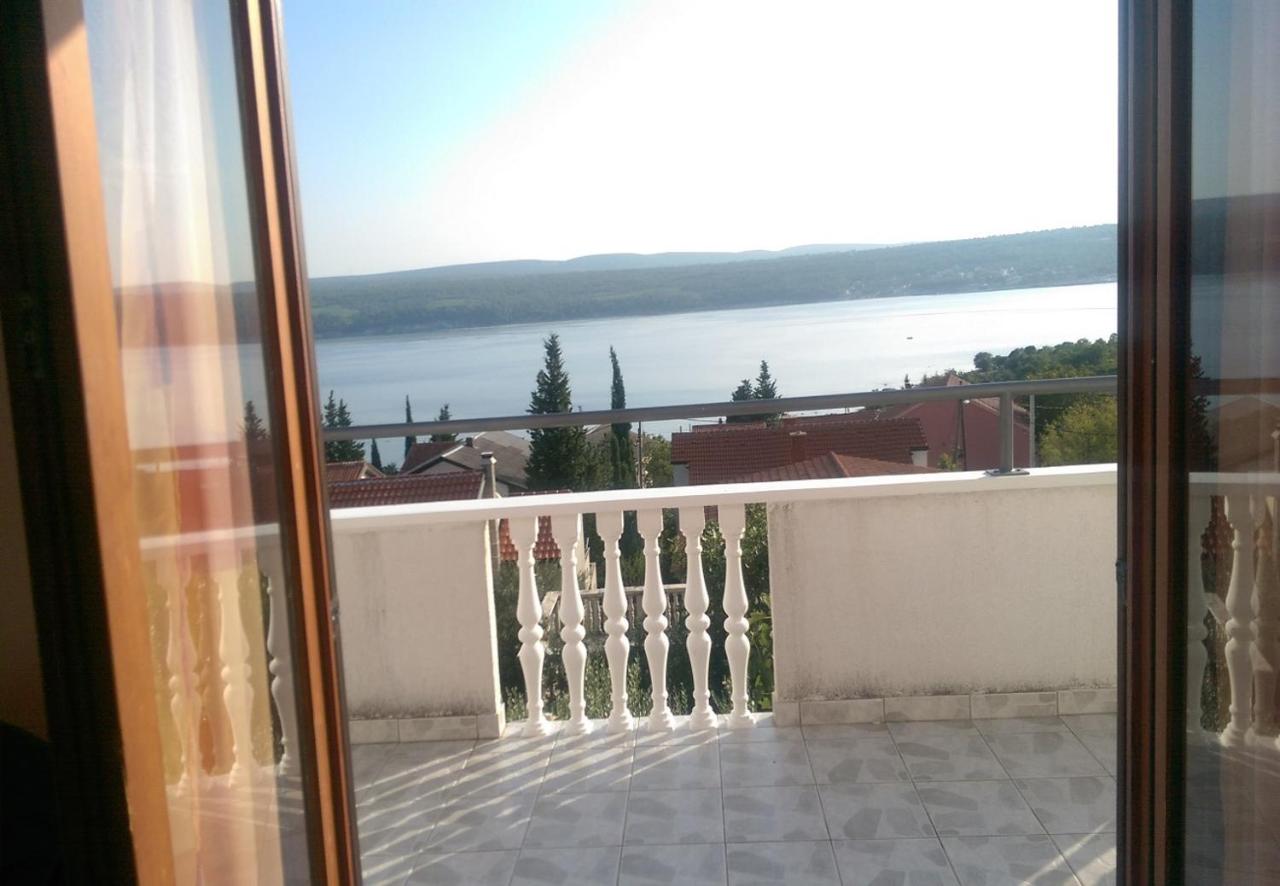 B&B Obrovac - Apartment Tina -with terrace and sea view - Bed and Breakfast Obrovac