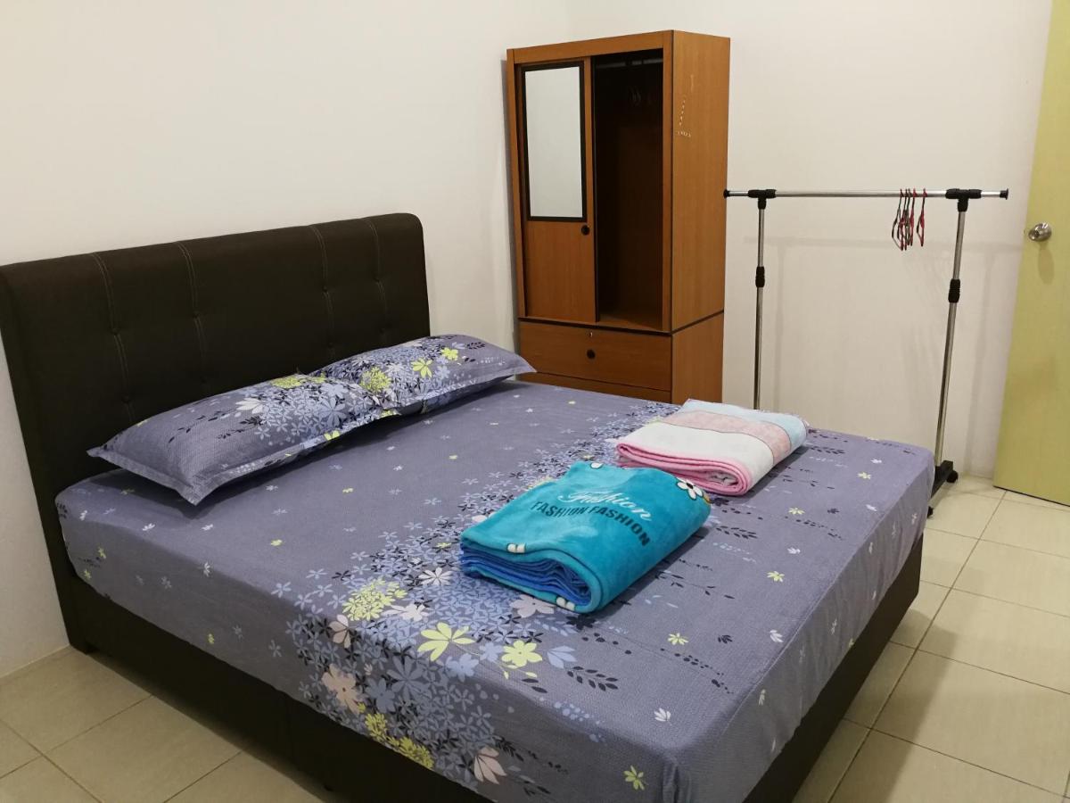 B&B Kuching - Address No 915, Lorong Uni Central 13, Taman Uni Central, Kuching Samarahan Expressway - Bed and Breakfast Kuching