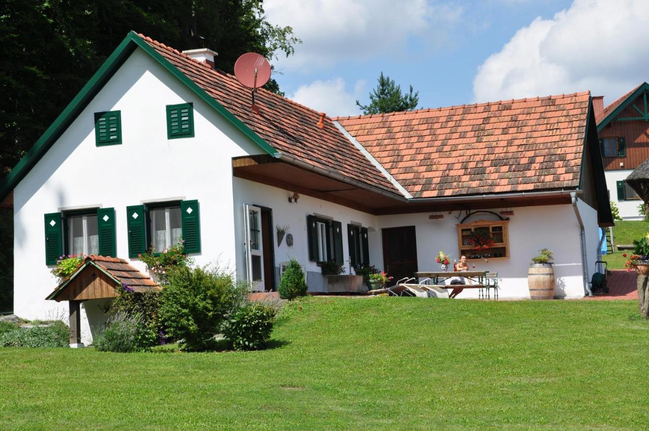 B&B Bad Loipersdorf - s´ Kellerstöckl - Bed and Breakfast Bad Loipersdorf