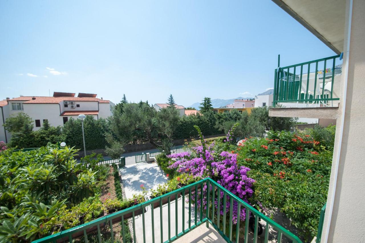 Apartment mit Terrasse