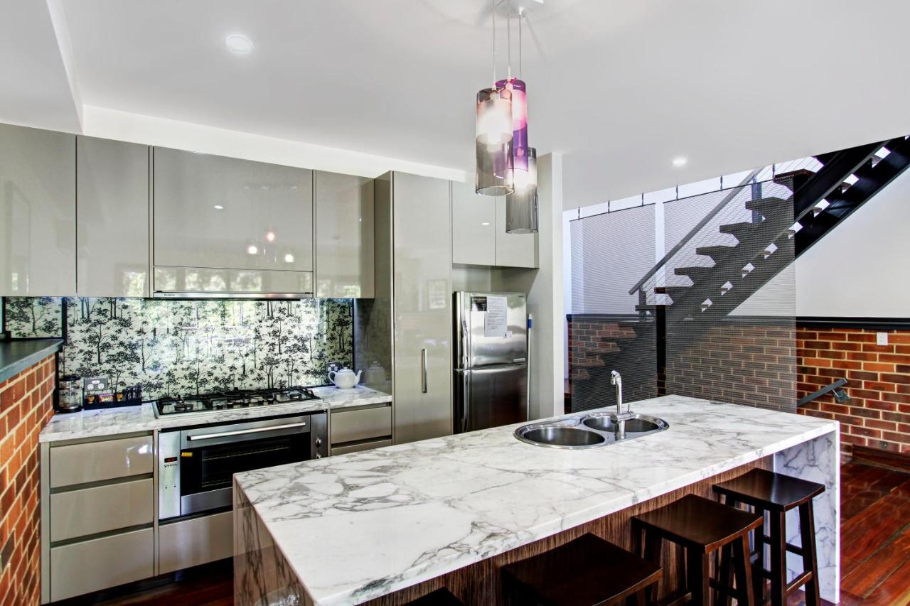 Luxury Three-Bedroom Apartment - Butter Factory Warehouse #6