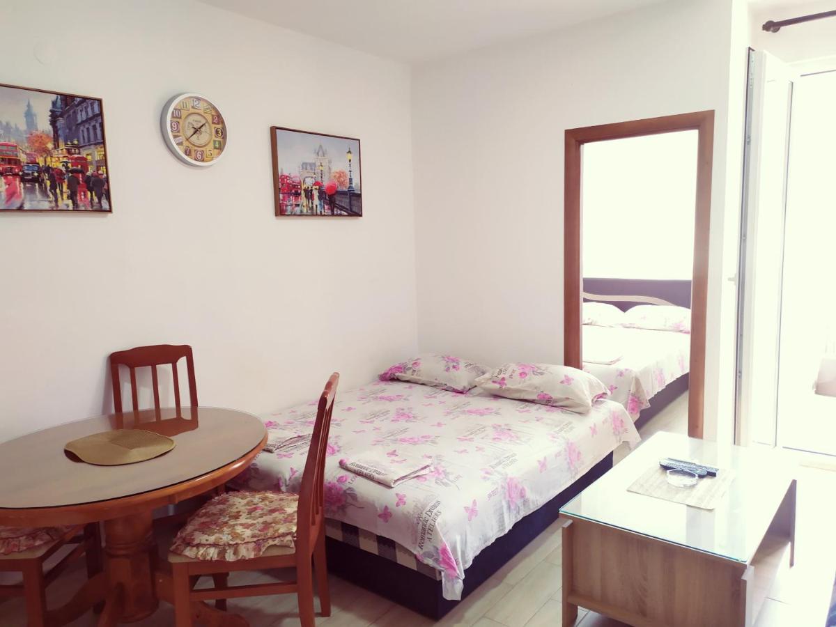 Stan u centru Sutomora - B&B Sutomore