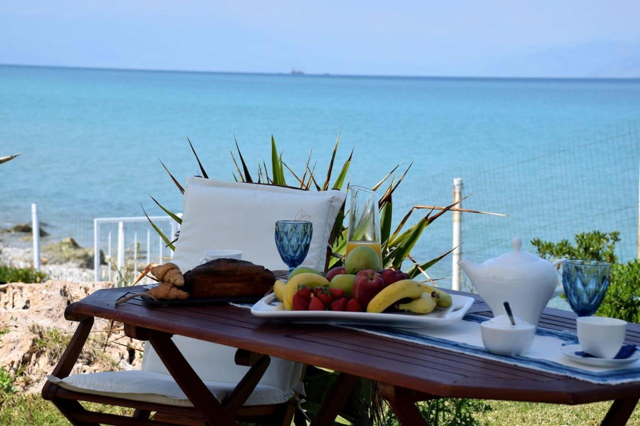 B&B Kamari - Antorina Beachfront Villas - Bed and Breakfast Kamari